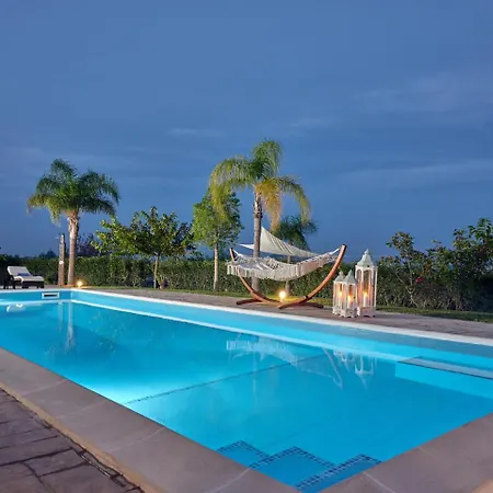 Palm Luxury Mouzákion