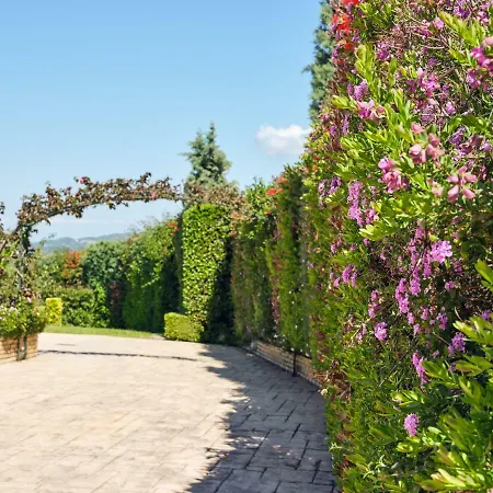 Palm Luxury Villa Mouzákion